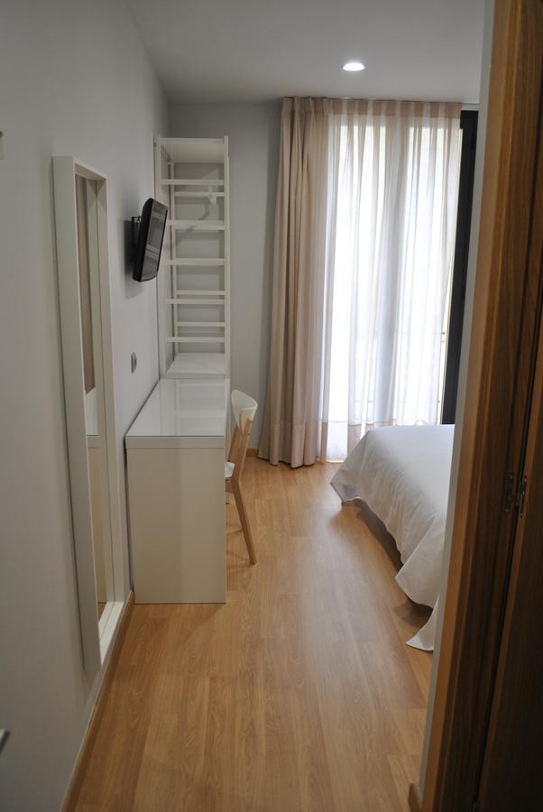 Hostal Universitat Cervera  Esterno foto