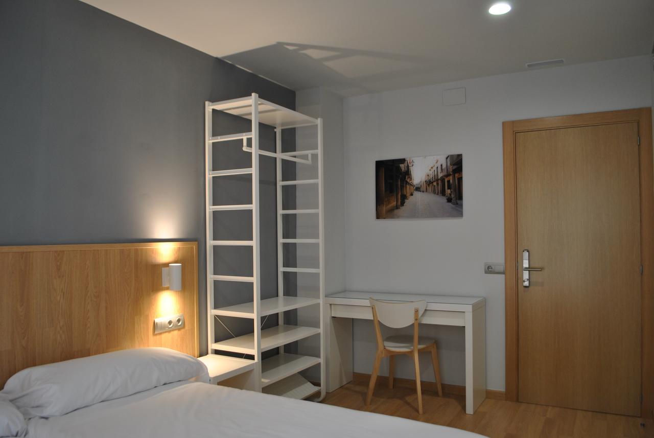 Hostal Universitat Cervera  Esterno foto