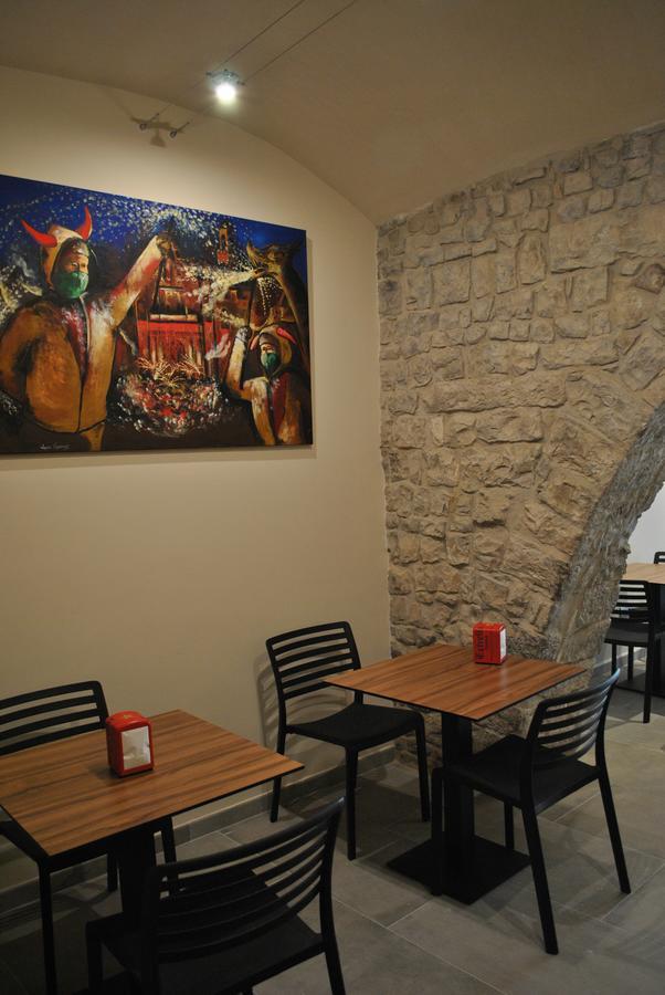 Hostal Universitat Cervera  Esterno foto