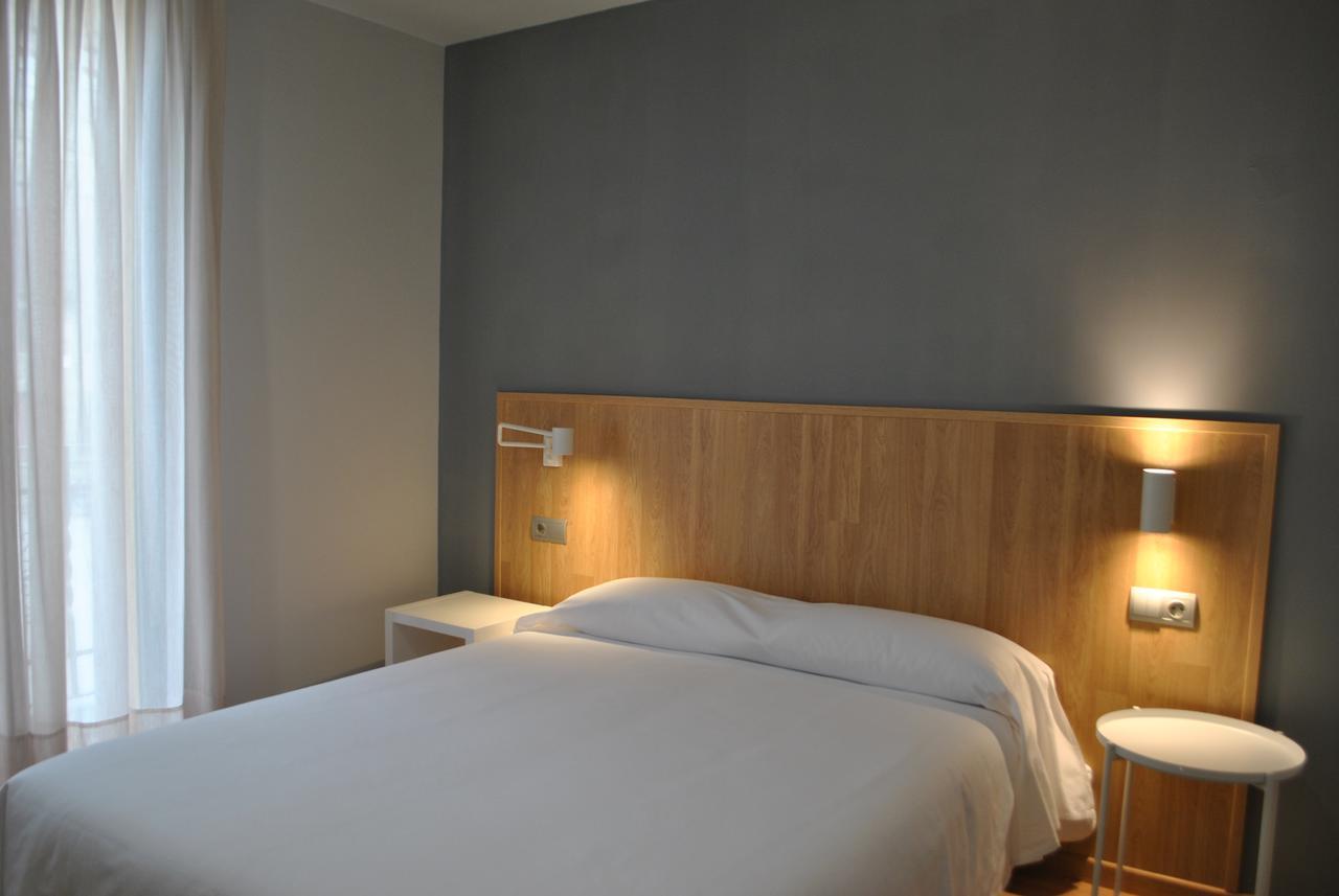 Hostal Universitat Cervera  Esterno foto