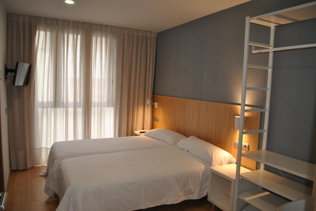 Hostal Universitat Cervera  Esterno foto
