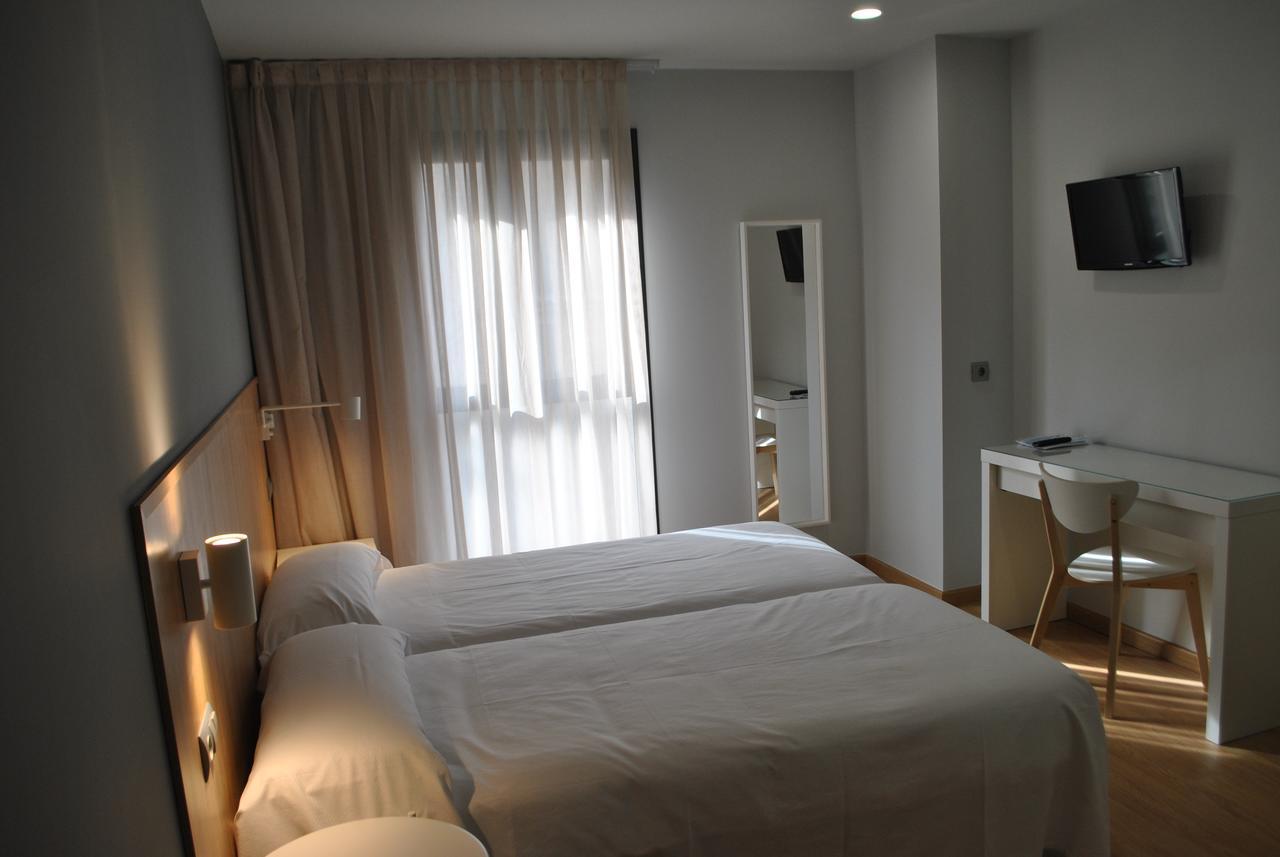 Hostal Universitat Cervera  Esterno foto