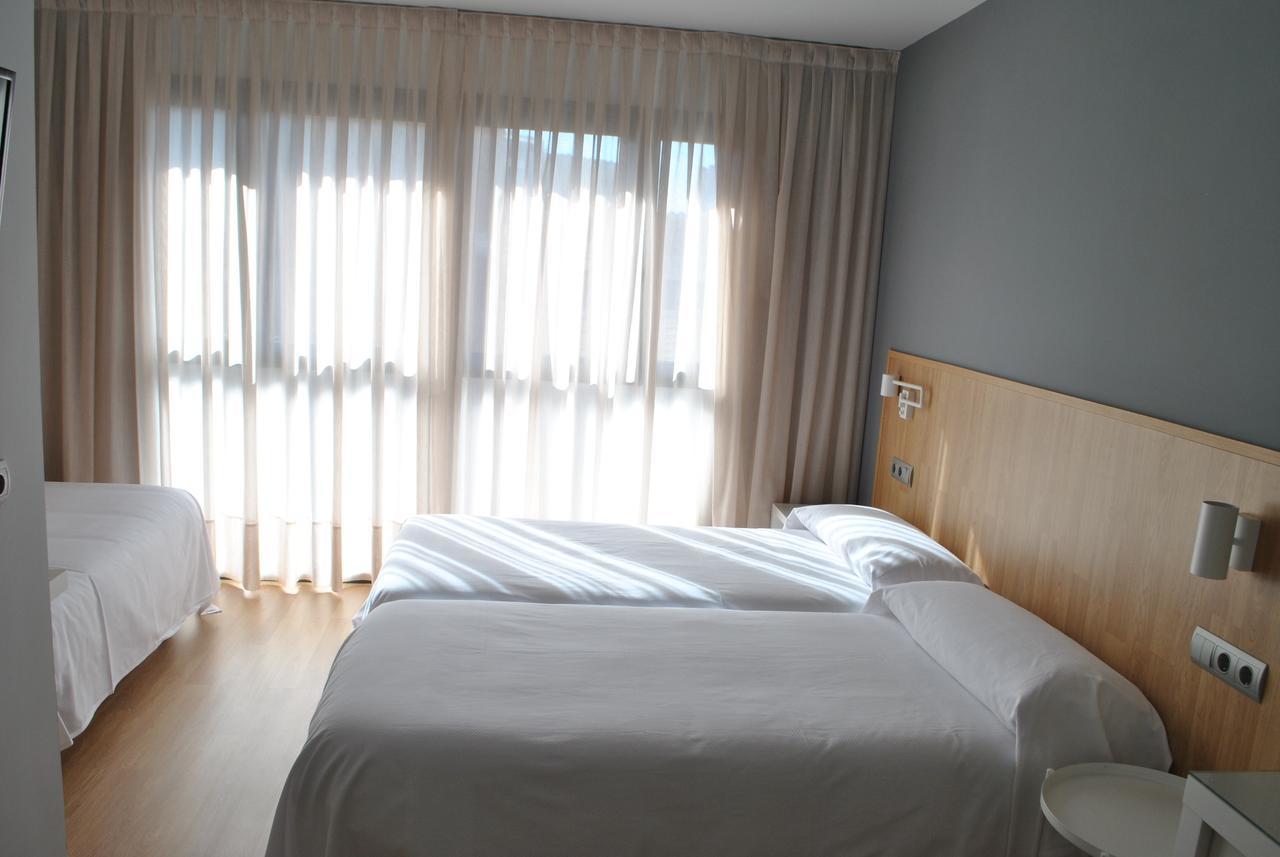 Hostal Universitat Cervera  Esterno foto