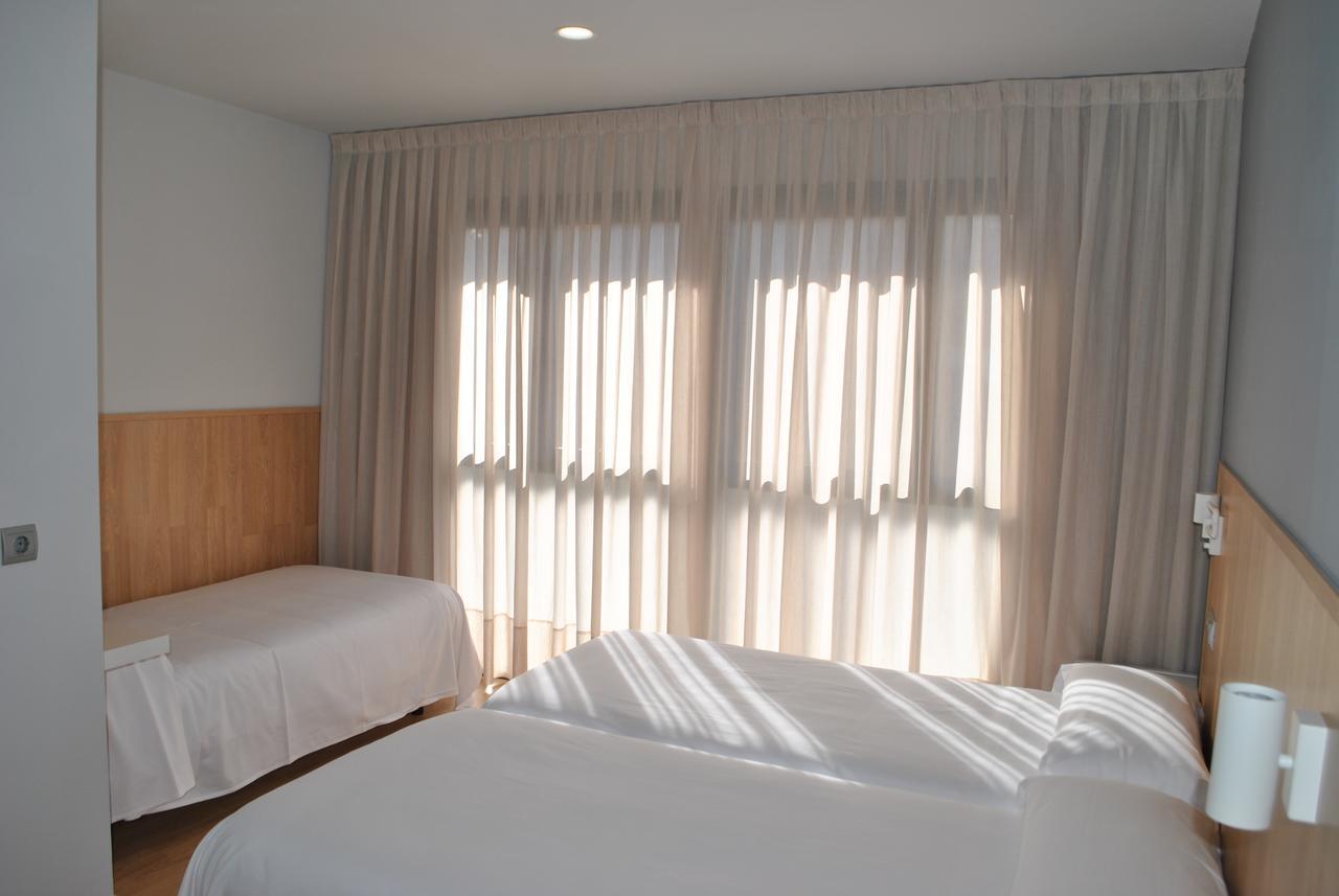 Hostal Universitat Cervera  Esterno foto