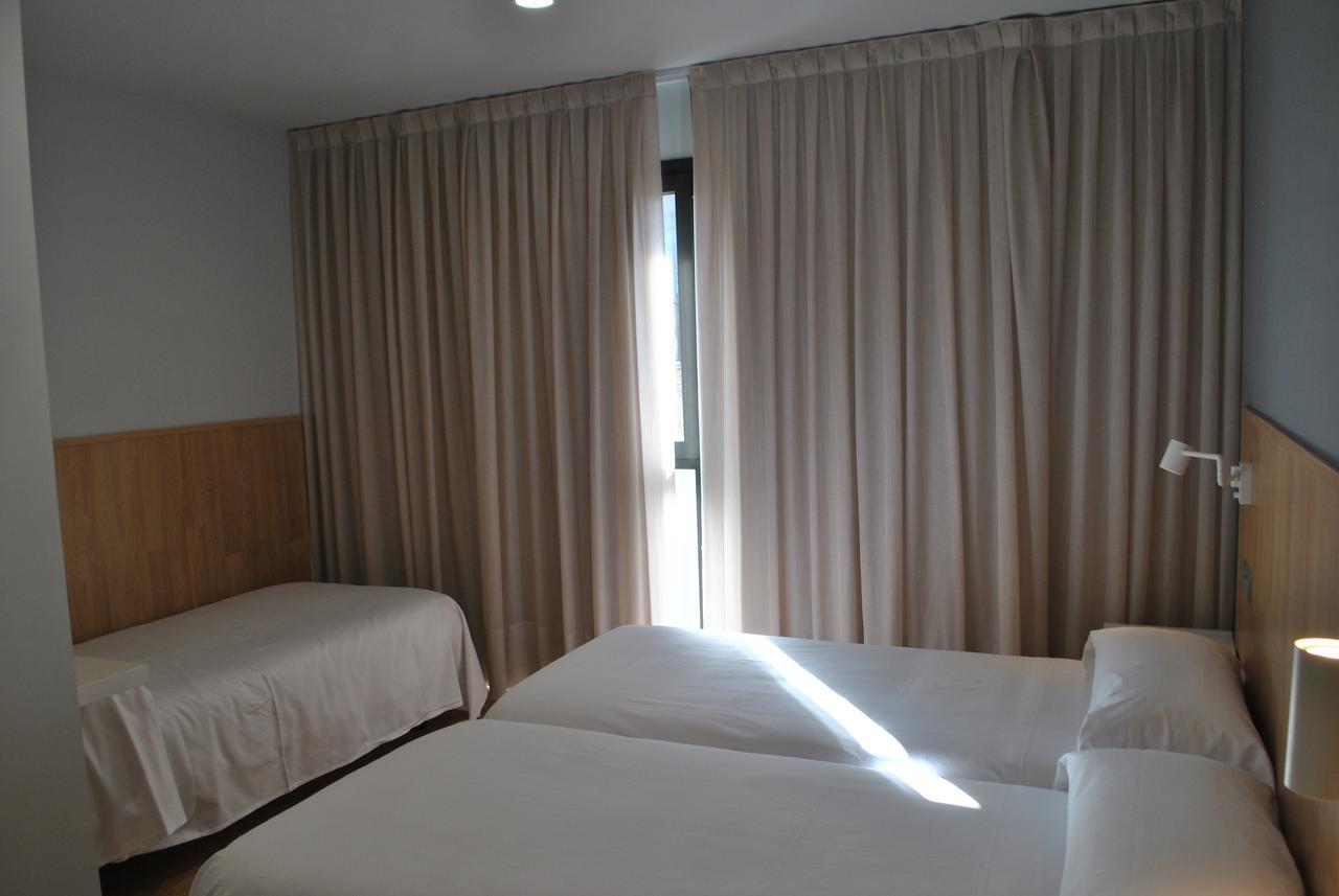 Hostal Universitat Cervera  Esterno foto