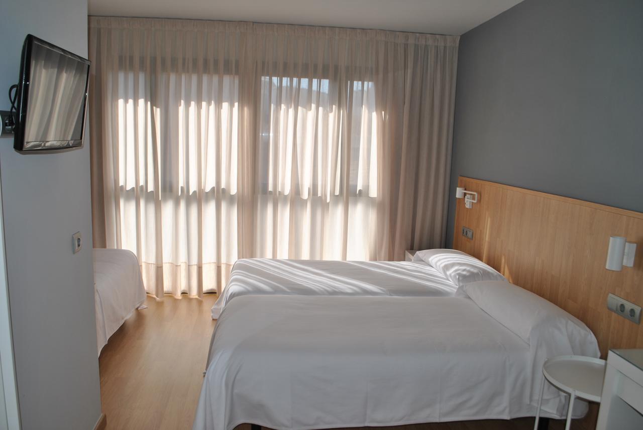 Hostal Universitat Cervera  Esterno foto
