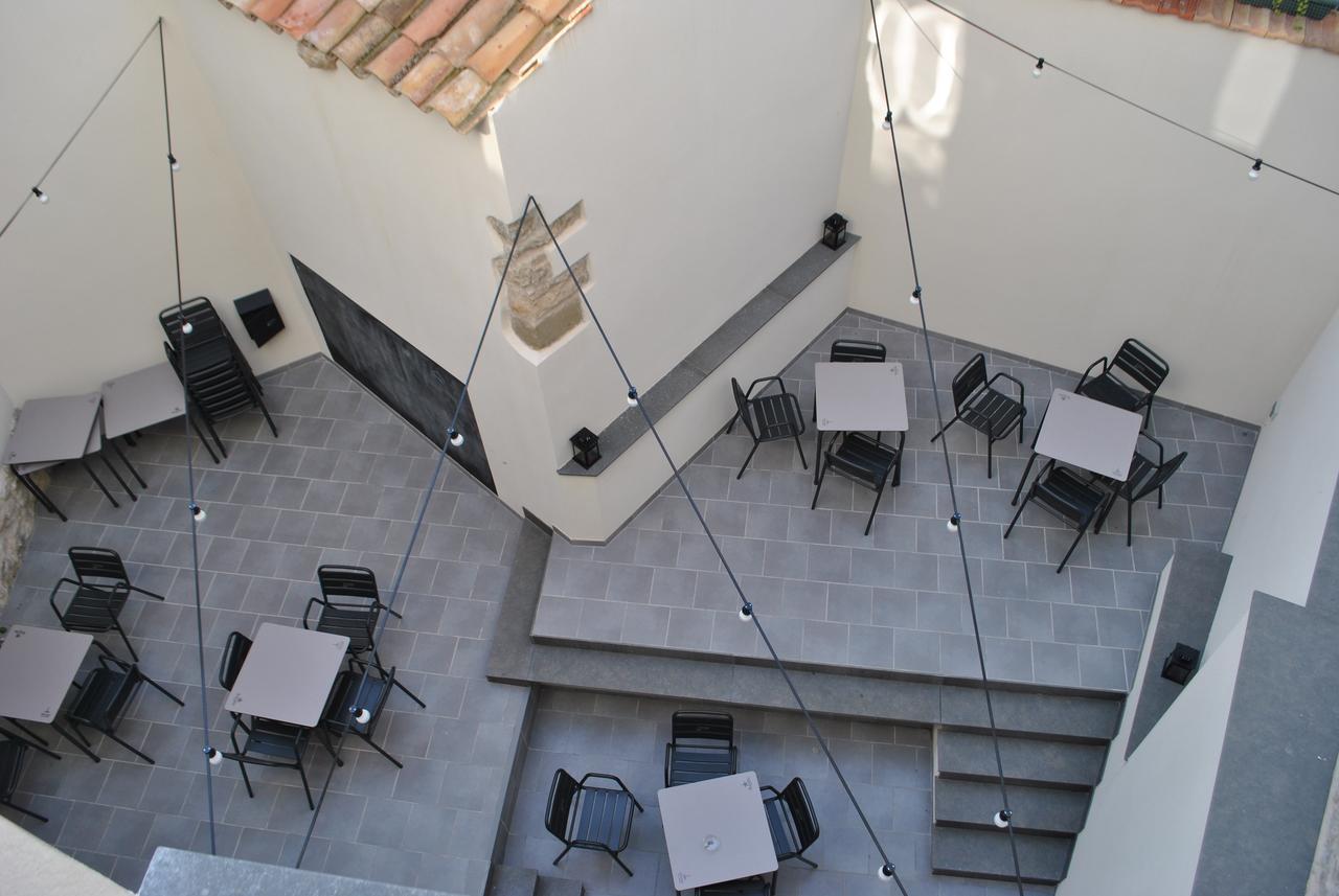 Hostal Universitat Cervera  Esterno foto